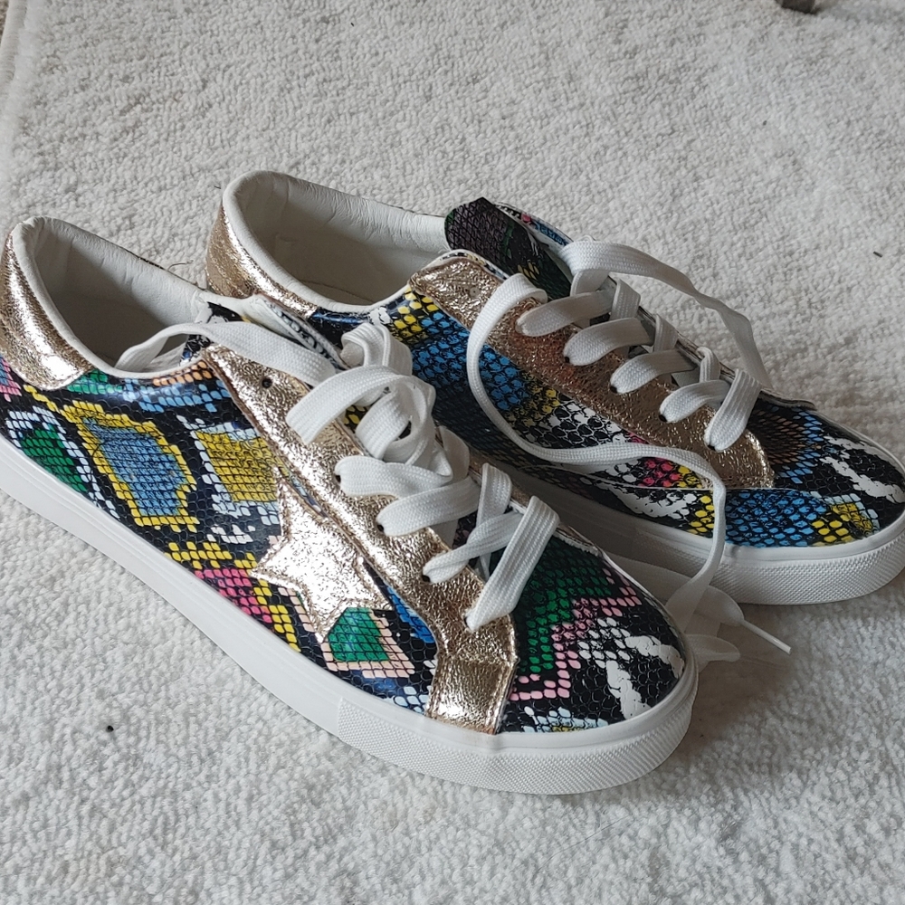 Snakeskin print sneakers